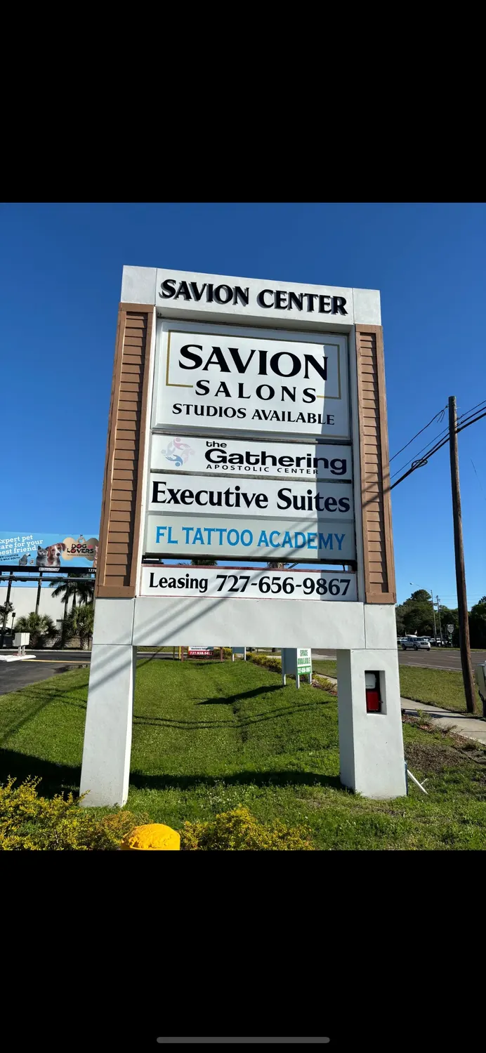 Savion Center signage on US Highway 19